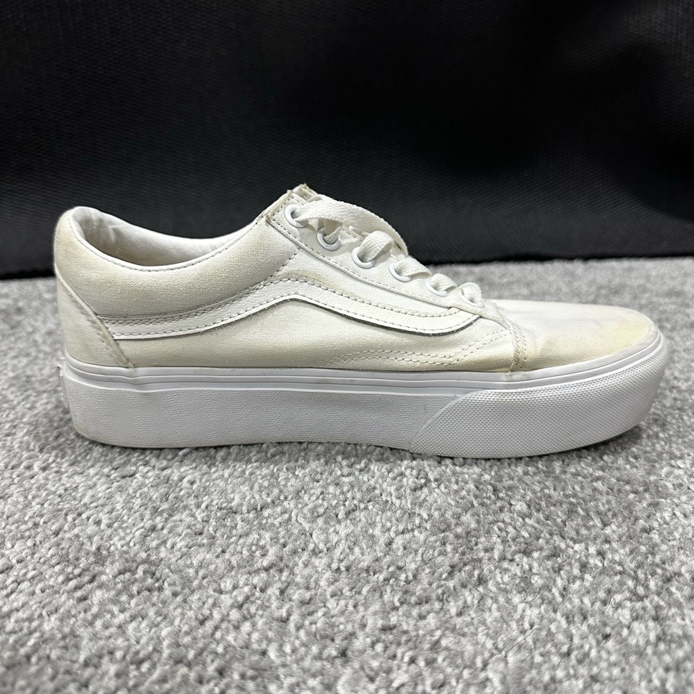 Vans Women's Cream Old Skool Shoe